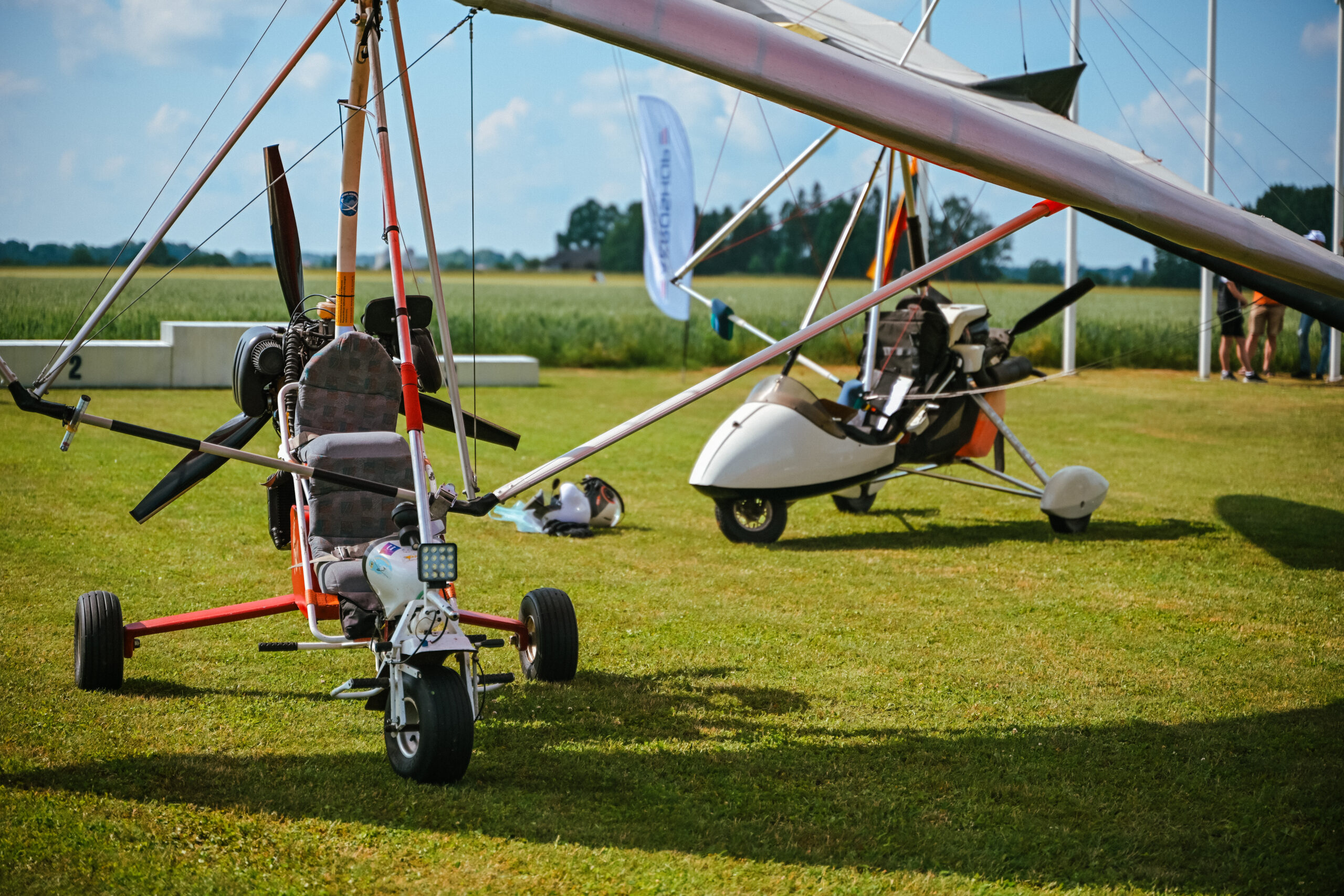 Ultralengvieji orlaiviai Utenos aerodrome navigacinių varžybų metu